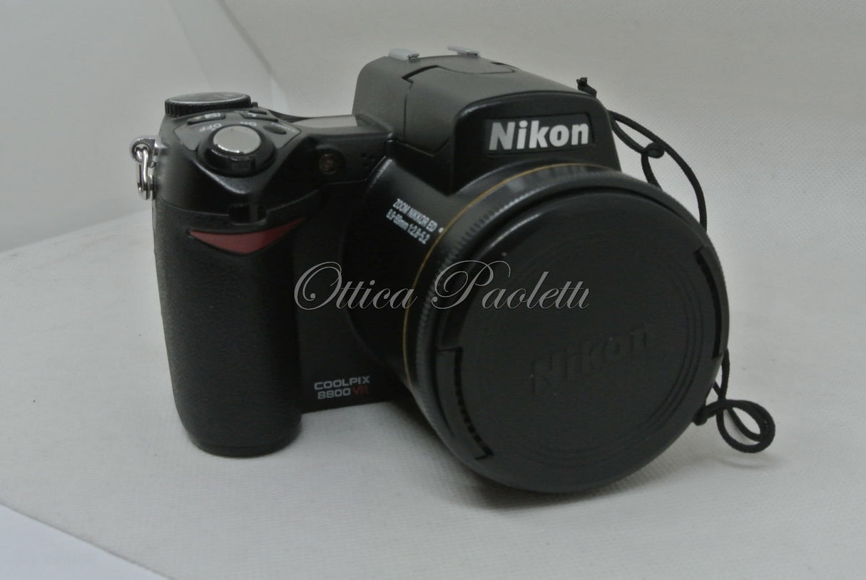 Nikon Coolpix 8800 VR Usata